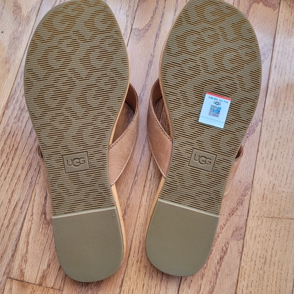 UGG TUOLUMNE Almond Leather Flip Flops W11 - Picture 6 of 13